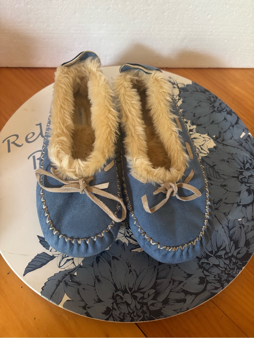 Denver Hayes Blue Faux Fur Moccasin Slippers Size Small